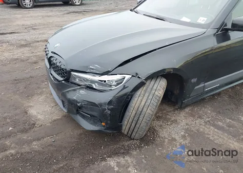 2022 BMW 330I xDrive z USA, uszkodzony, nr VIN 3MW5R7J03N8C31925